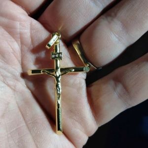 🔥10k solid yellow gold crucifix nice size 🤙